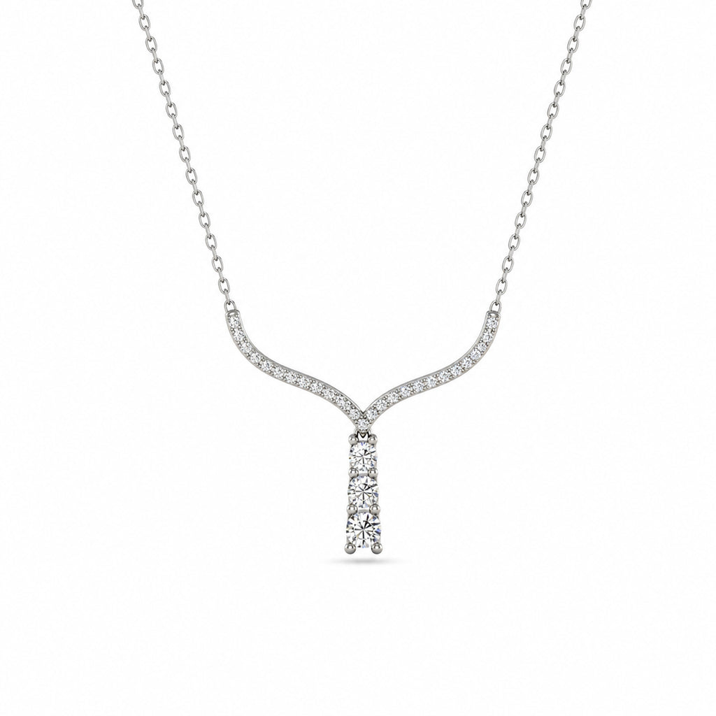 Elegante Halskette mit Steinen