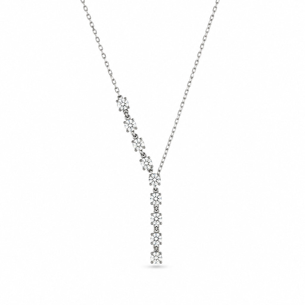 Elegante Halskette mit Steinen
