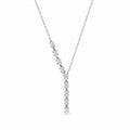 Elegante Halskette mit Steinen