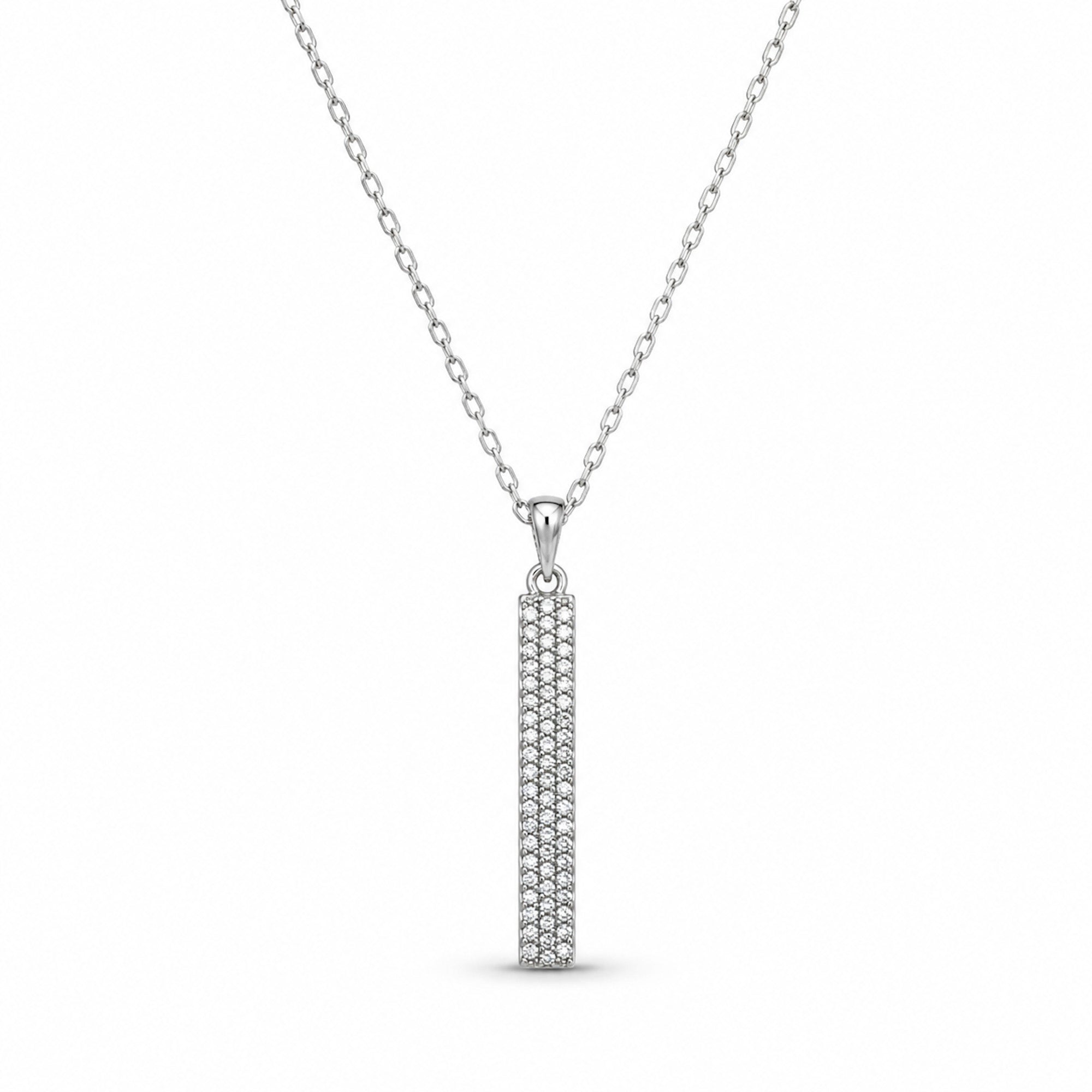 Elegante Halskette mit Steinen
